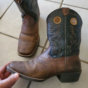 ARIAT BOYS' ROUGHSTOCK COWBOY BOOTS - SQUARE TOE